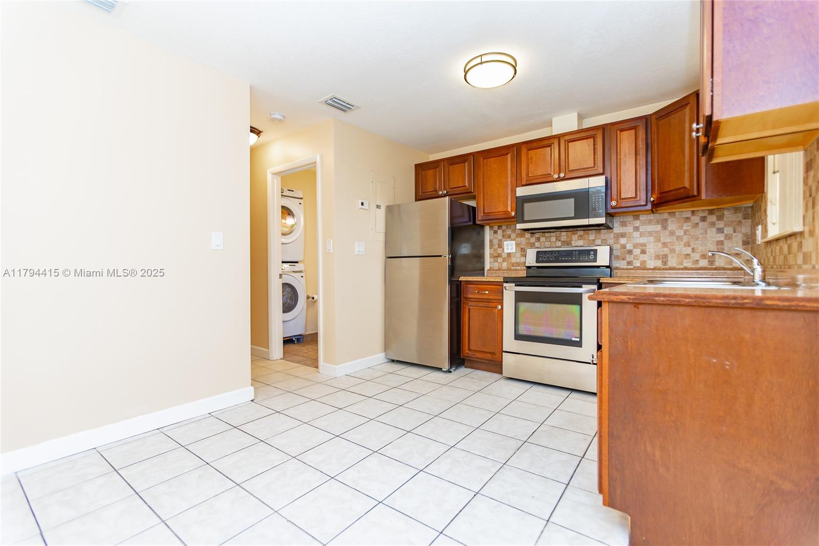 1613 NW 16 ST CONDO - Residential