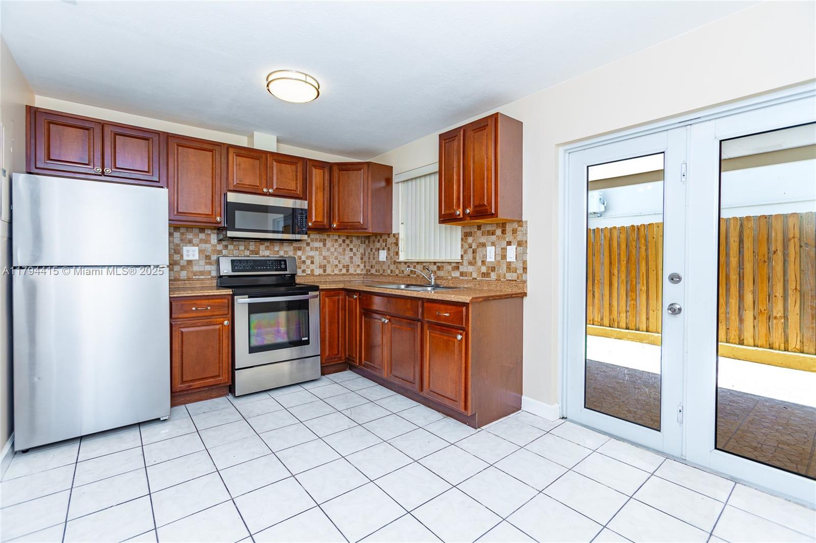 1613 NW 16 ST CONDO - Residential