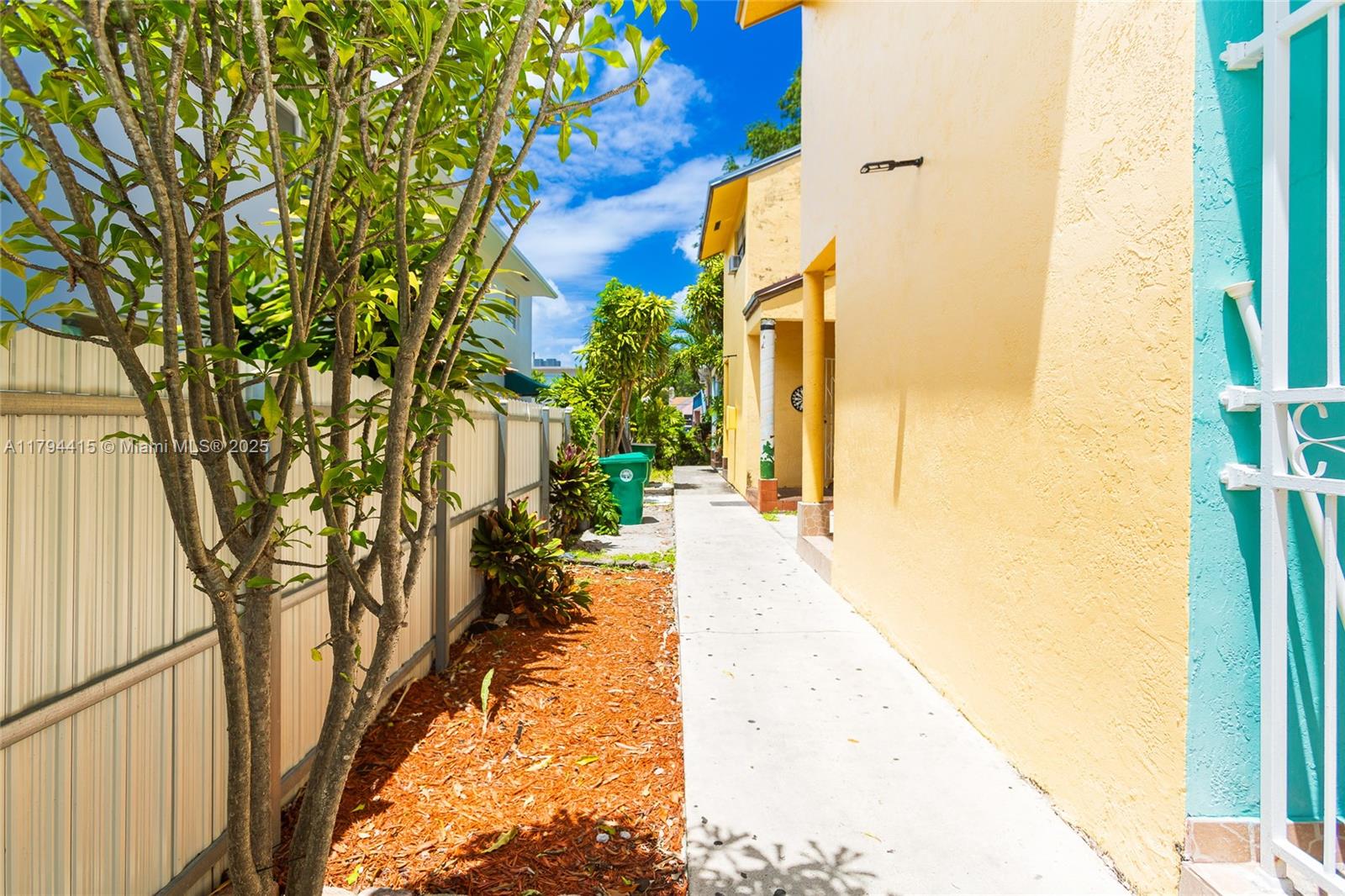 1613 NW 16 ST CONDO - Residential