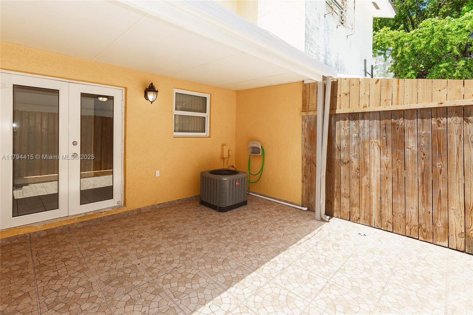 1613 NW 16 ST CONDO - Residential