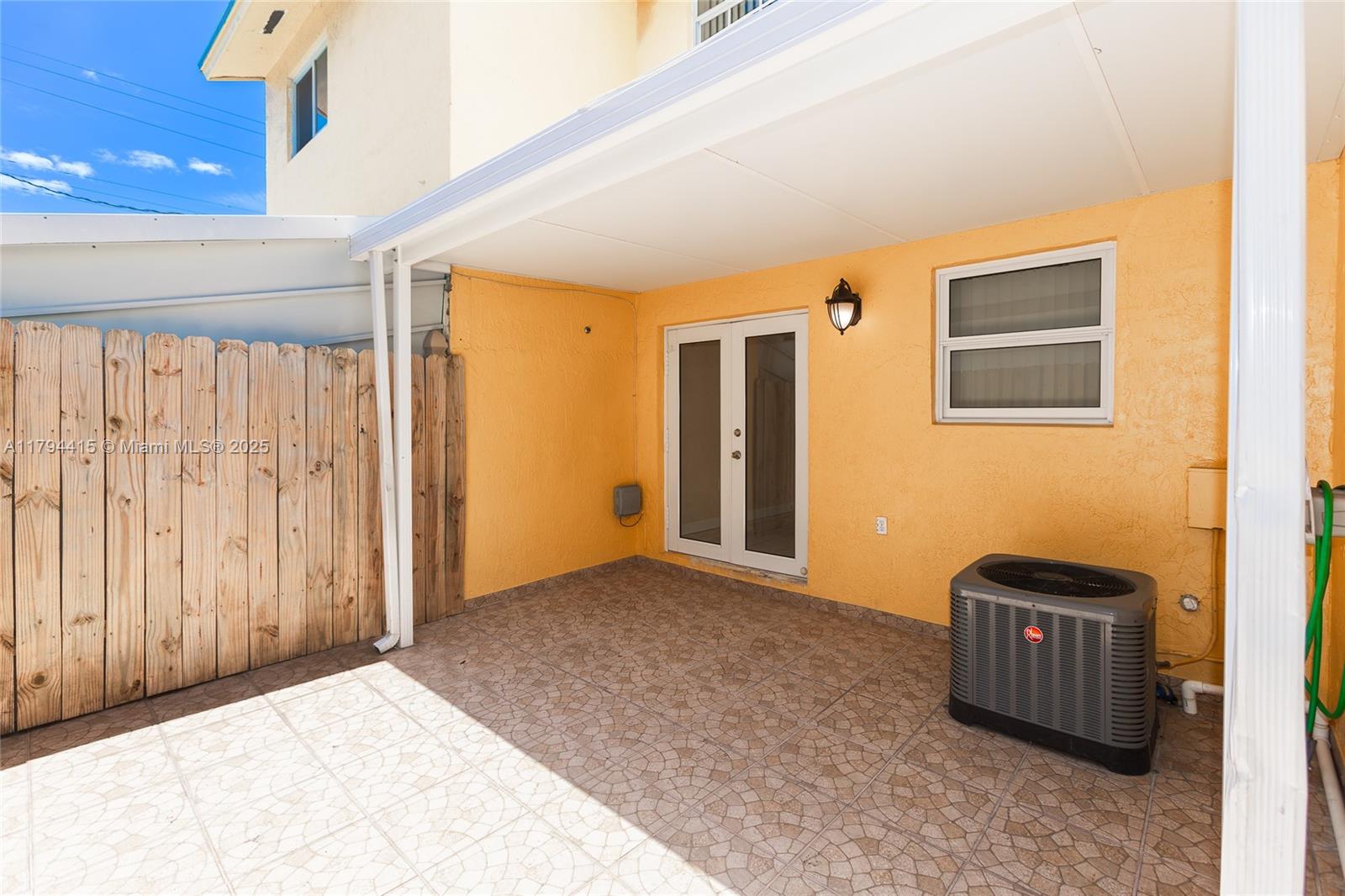 1613 NW 16 ST CONDO - Residential