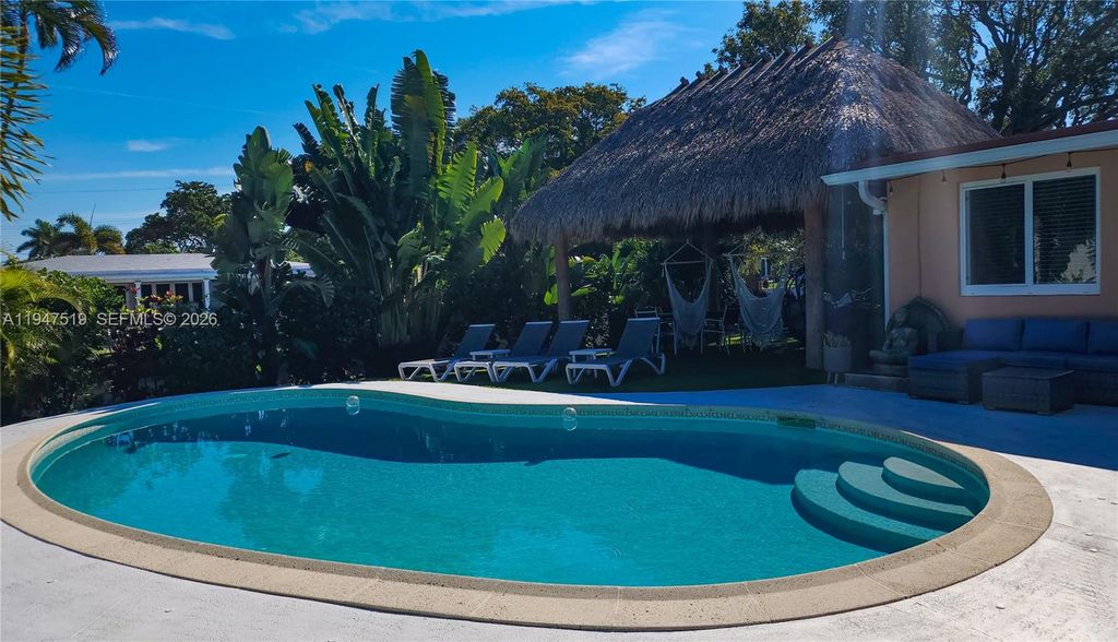 Photo of 4420 NE 15th Ave, Oakland Park, FL 33334 (MLS # A11947519)