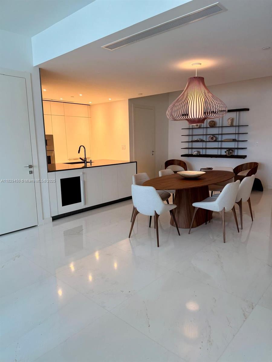 300 Biscayne Boulevard Way 5009W