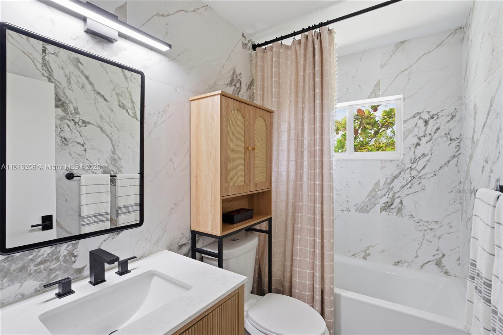 FLAMINGO PARKVIEW CONDO - Residential