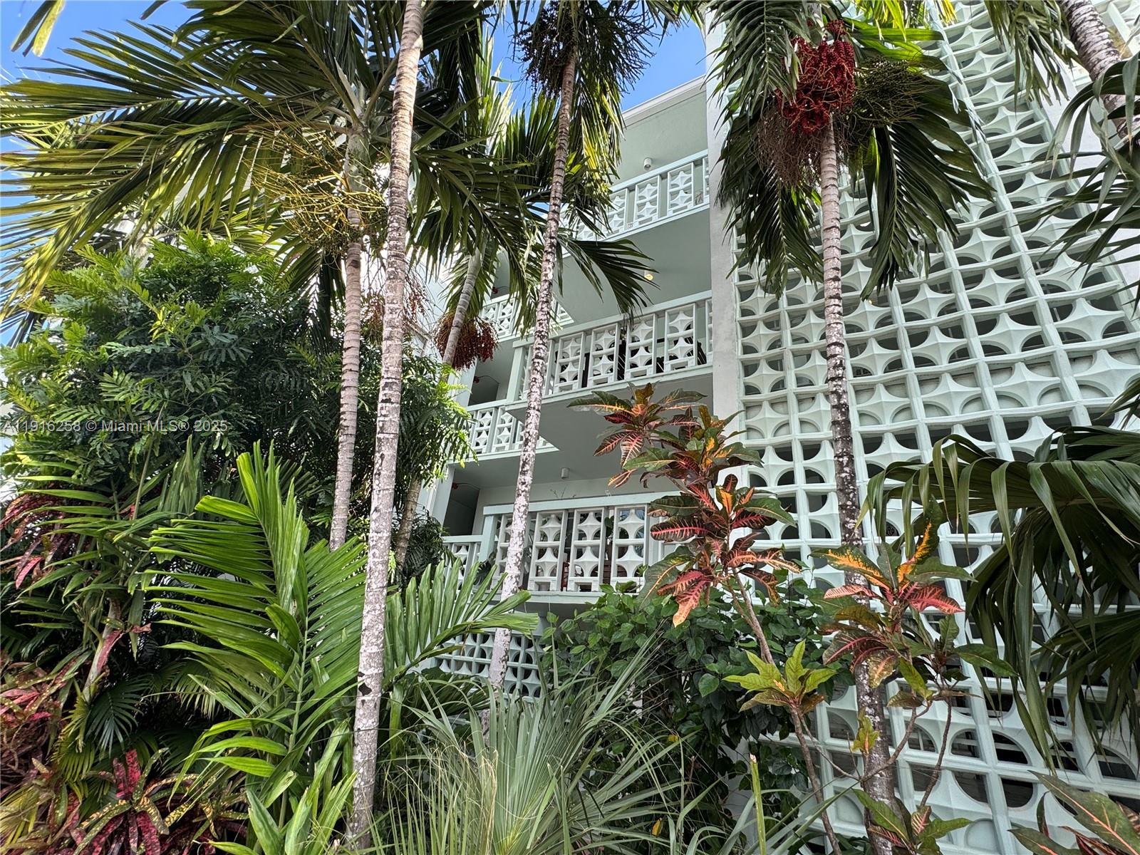 FLAMINGO PARKVIEW CONDO - Residential