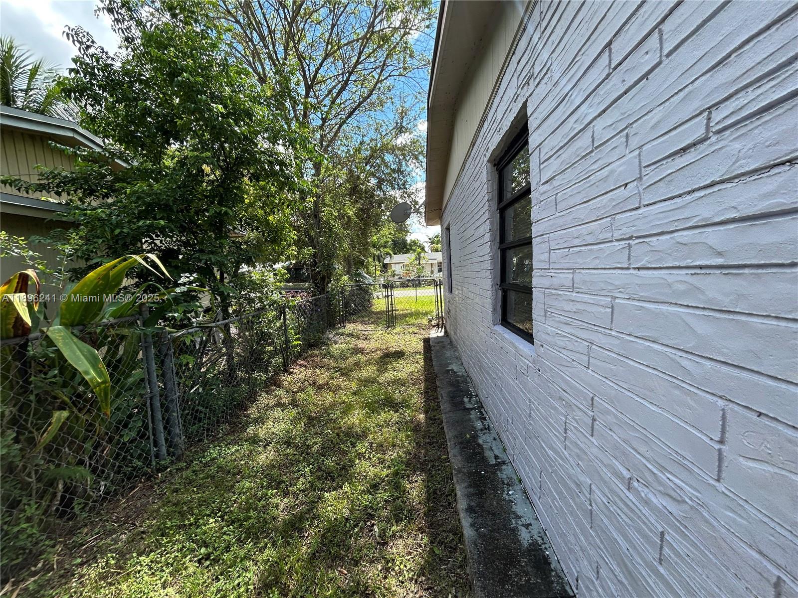 BREEZE HAVEN - Residential