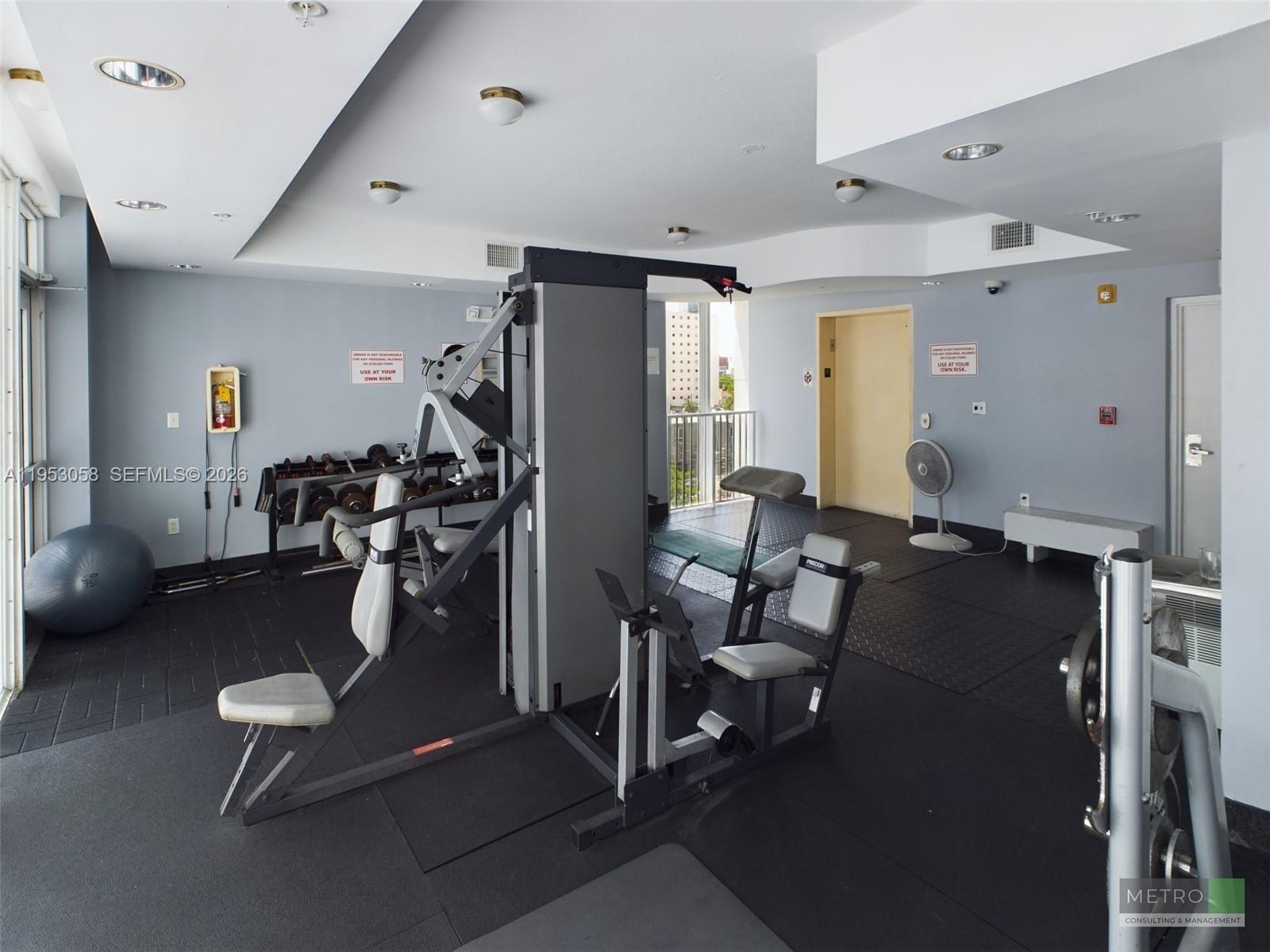 425 NE 30th St Apt 203