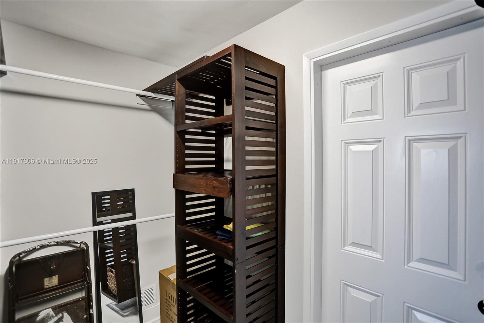 HILLSBORO ISLAND HOUSE CO - Residential