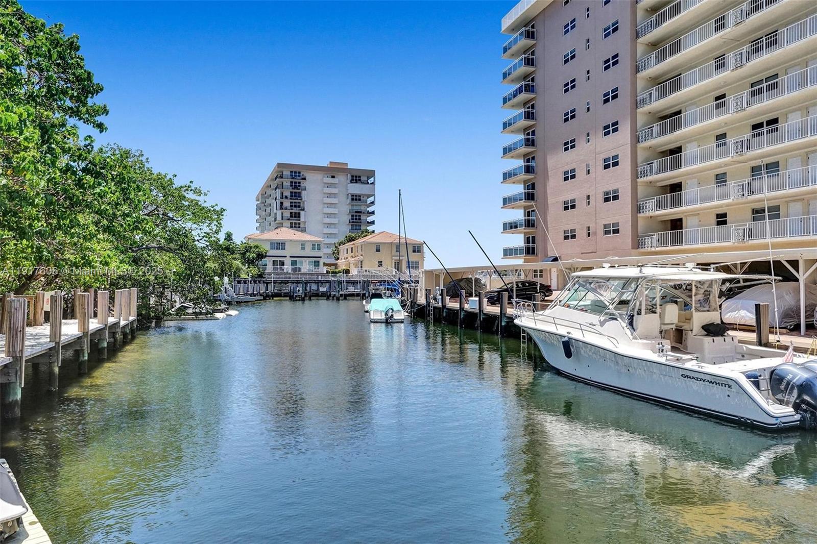 HILLSBORO ISLAND HOUSE CO - Residential