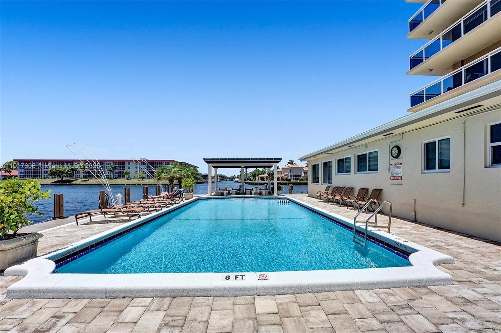 HILLSBORO ISLAND HOUSE CO - Residential