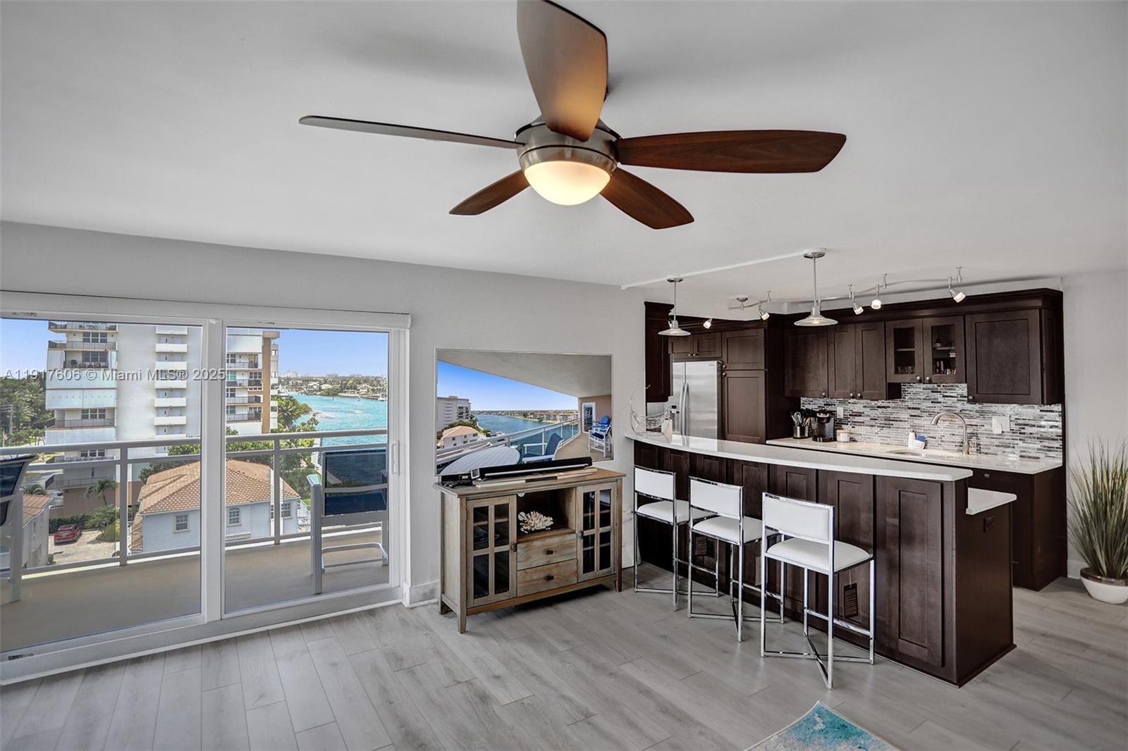 HILLSBORO ISLAND HOUSE CO - Residential