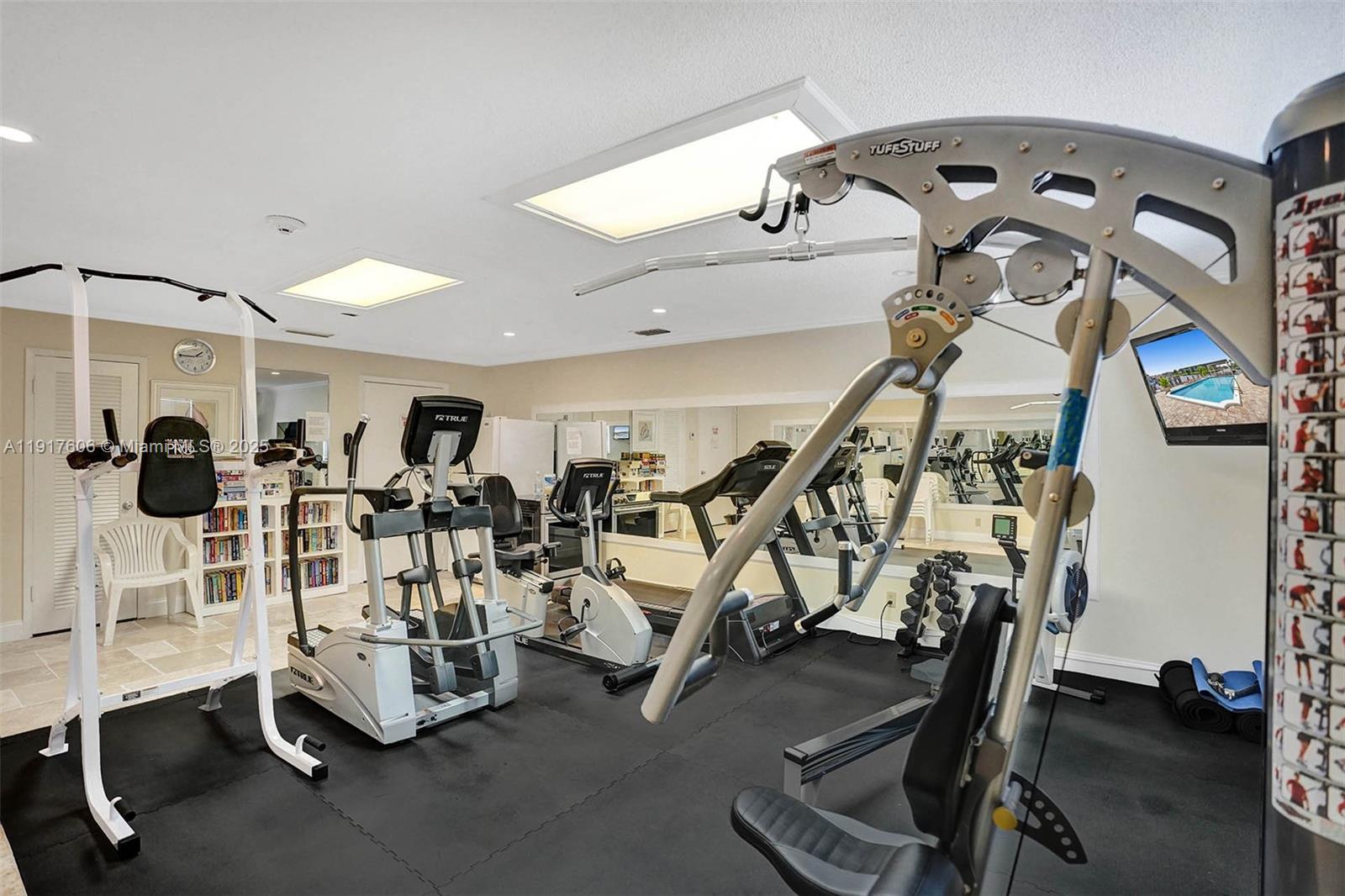 HILLSBORO ISLAND HOUSE CO - Residential