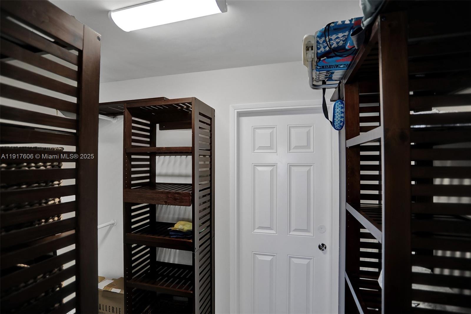 HILLSBORO ISLAND HOUSE CO - Residential