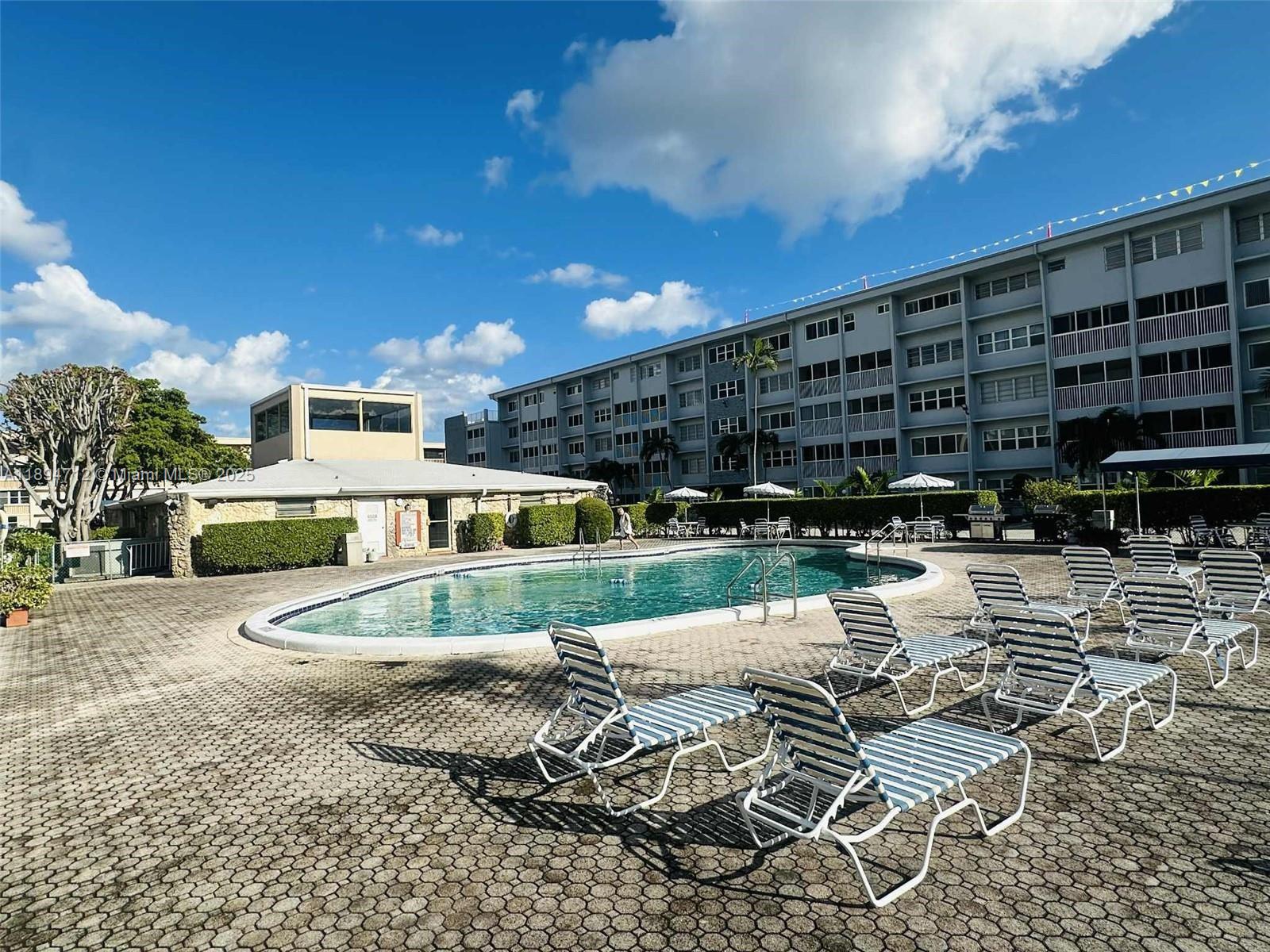 THIRD GULFSTREAM GARDEN - Residential Lease