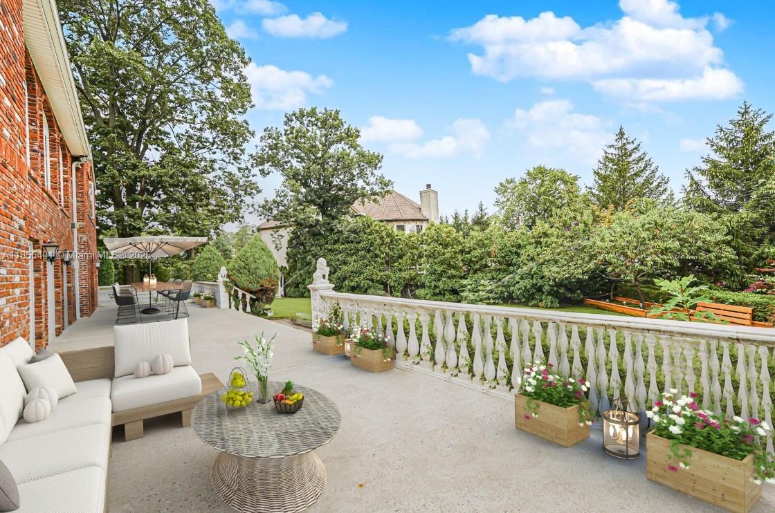 Todt Hill - Residential