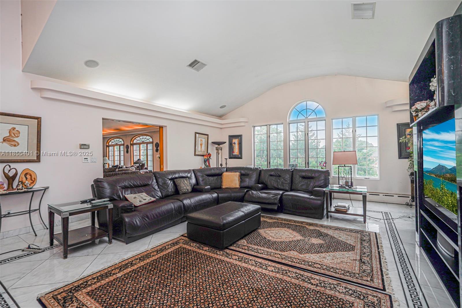 Todt Hill - Residential