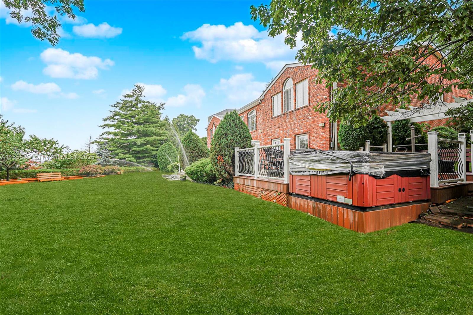 Todt Hill - Residential