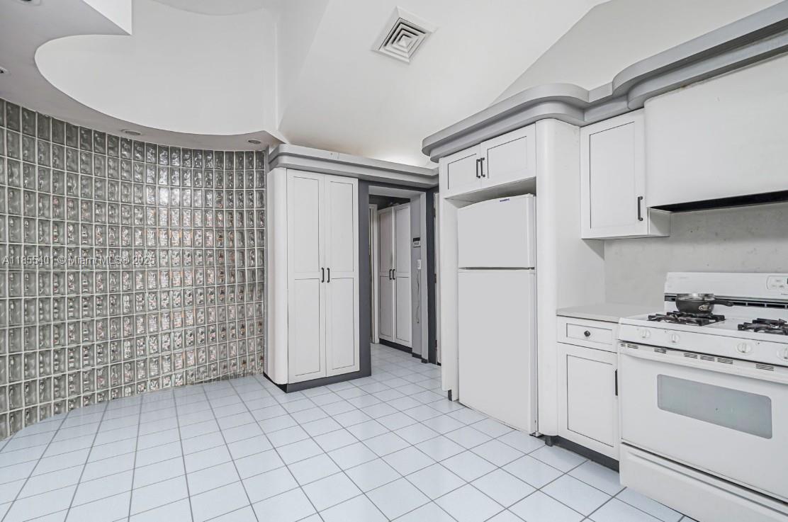 Todt Hill - Residential