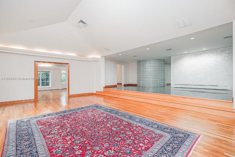 Todt Hill - Residential