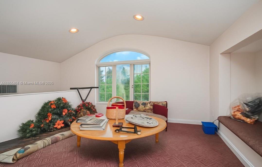 Todt Hill - Residential