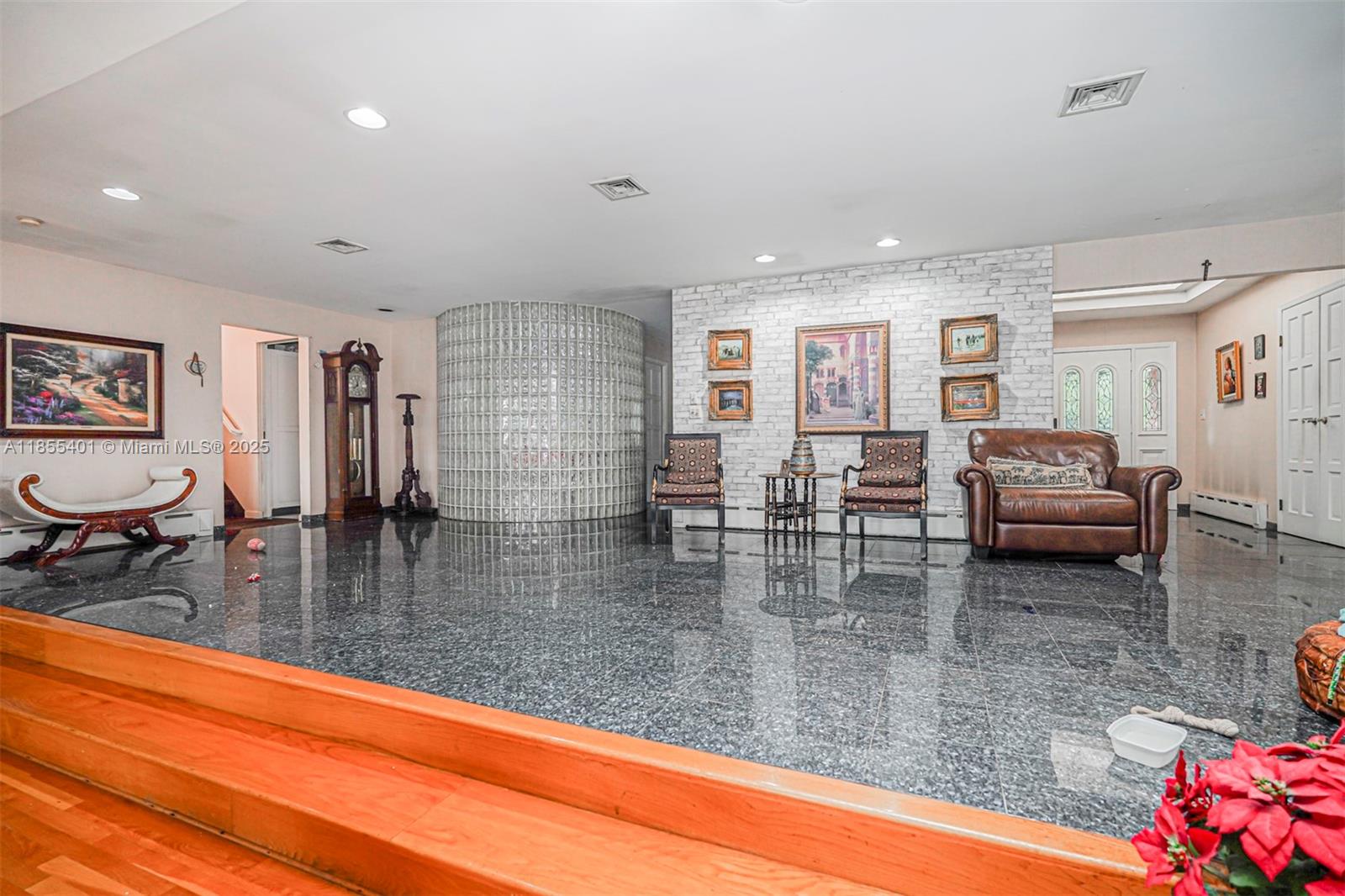 Todt Hill - Residential