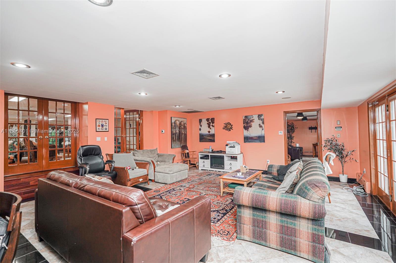 Todt Hill - Residential