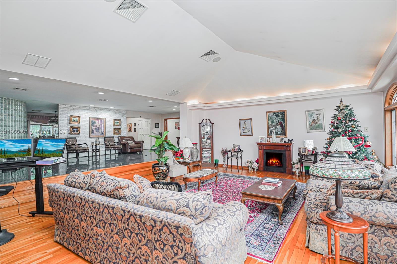 Todt Hill - Residential