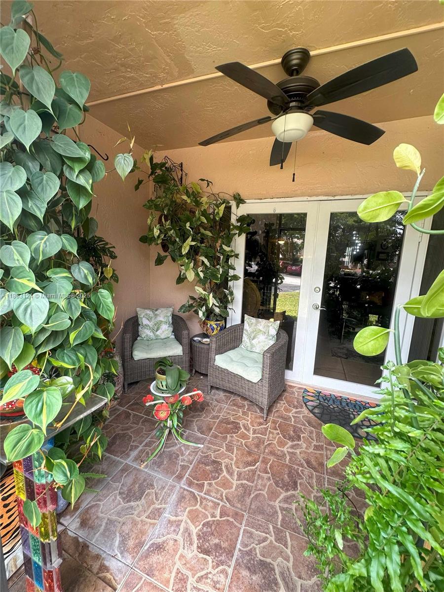 13707 Kendale Lakes Cir 110, Miami, Broward County, Florida - 2 Bedrooms  
2 Bathrooms - 