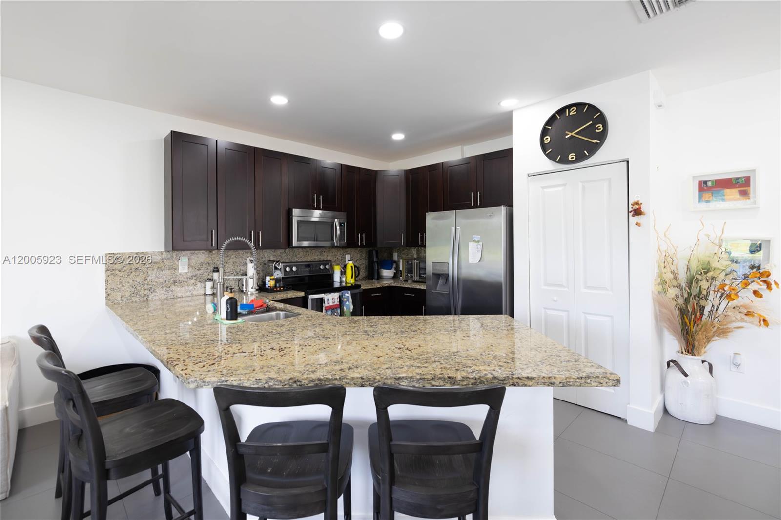 CHAMPION LAKES - Residential Lease