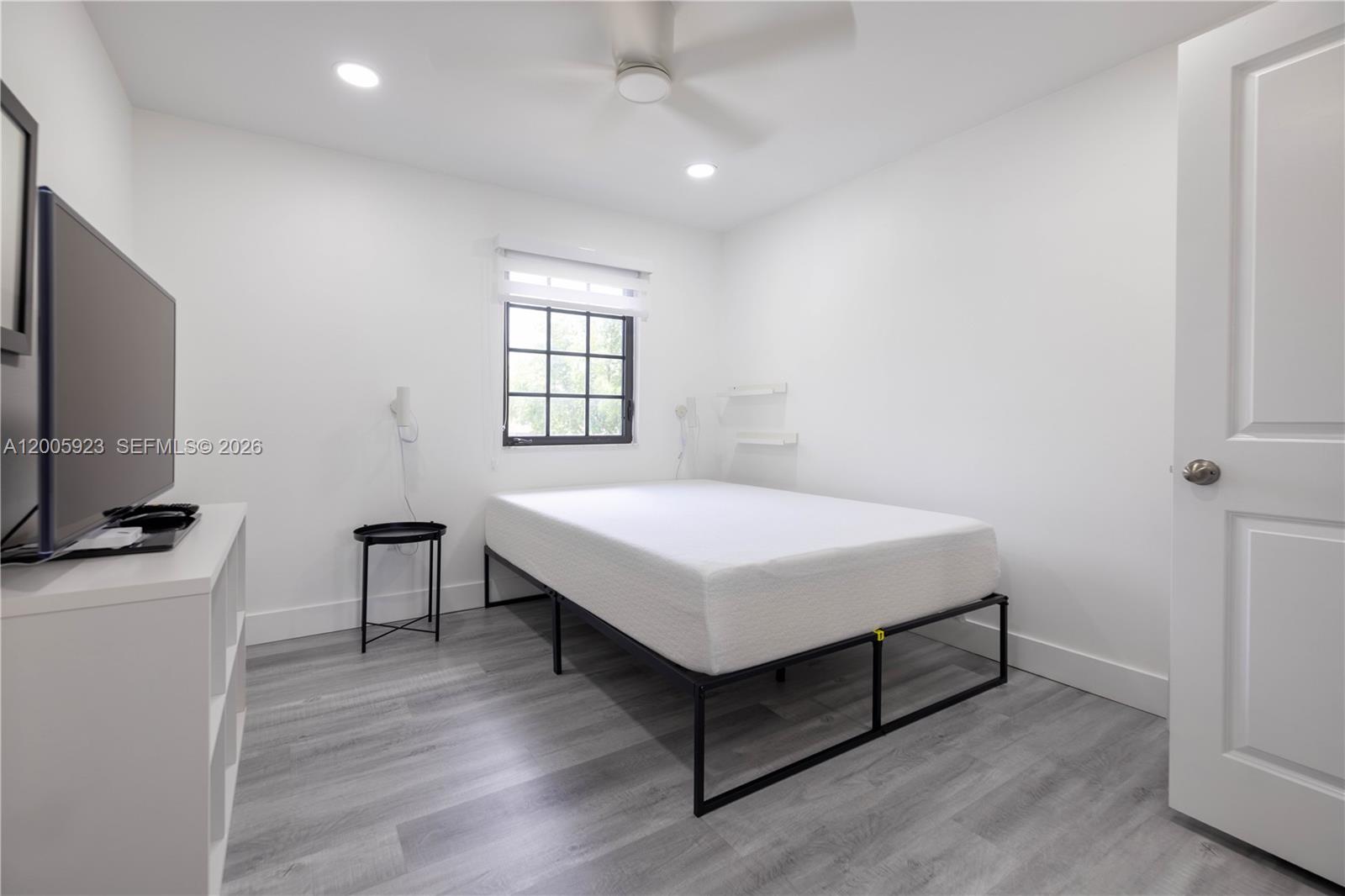 CHAMPION LAKES - Residential Lease