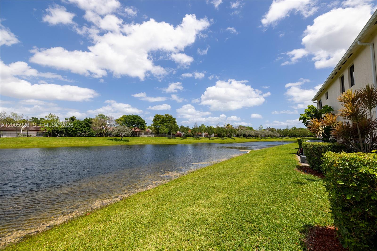 CHAMPION LAKES - Residential Lease