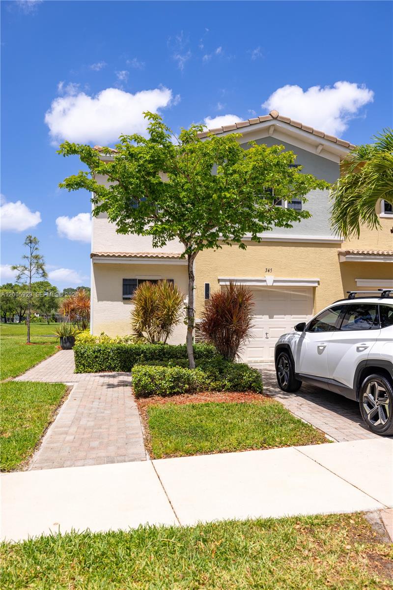 CHAMPION LAKES - Residential Lease