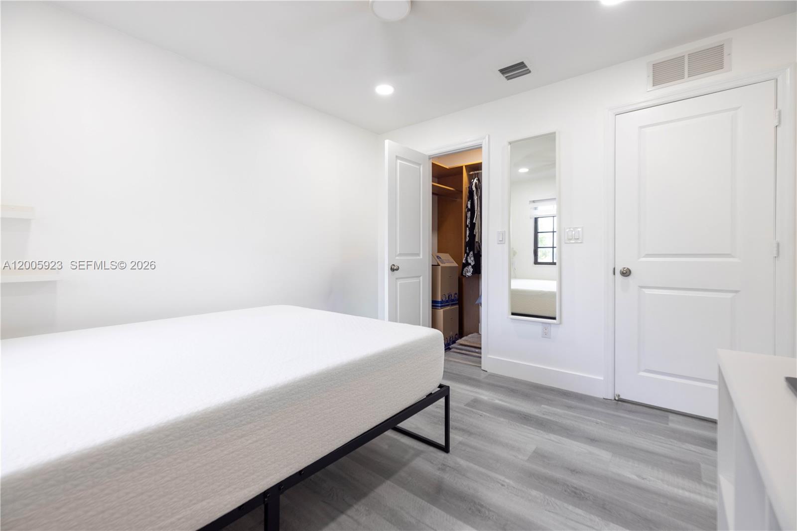 CHAMPION LAKES - Residential Lease