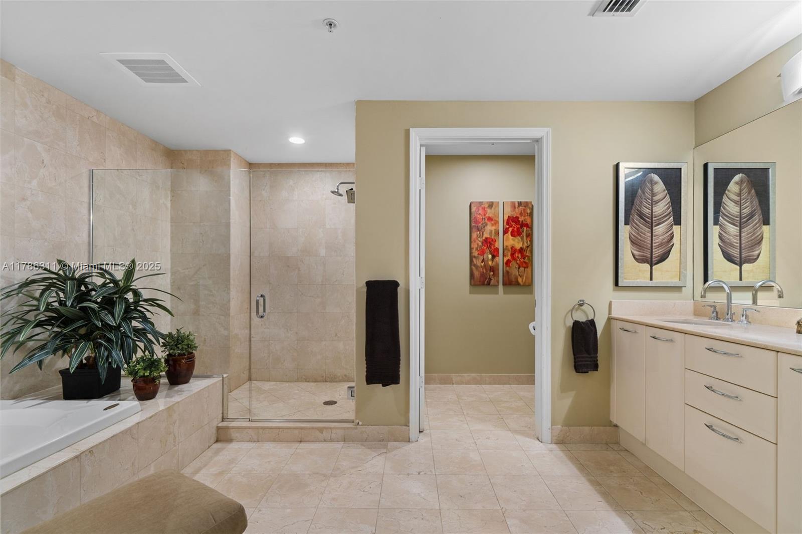 350 LAS OLAS PLACE CONDO - Residential