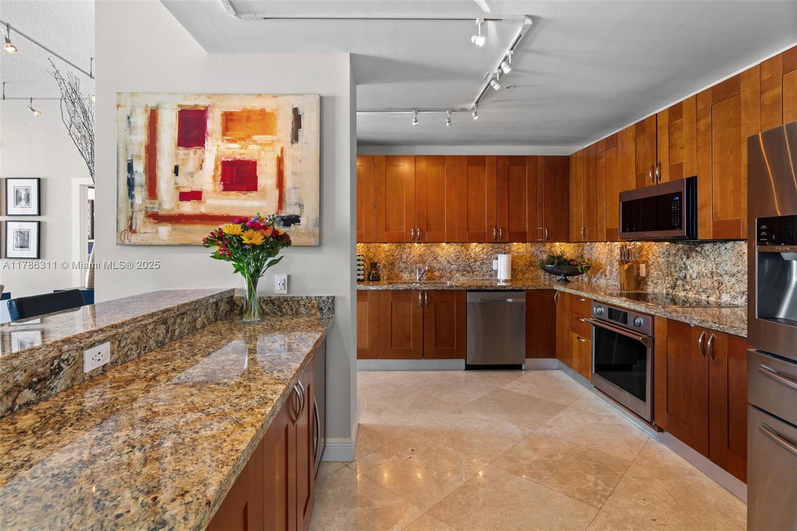 350 LAS OLAS PLACE CONDO - Residential