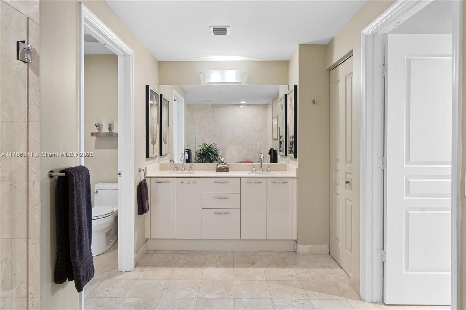 350 LAS OLAS PLACE CONDO - Residential