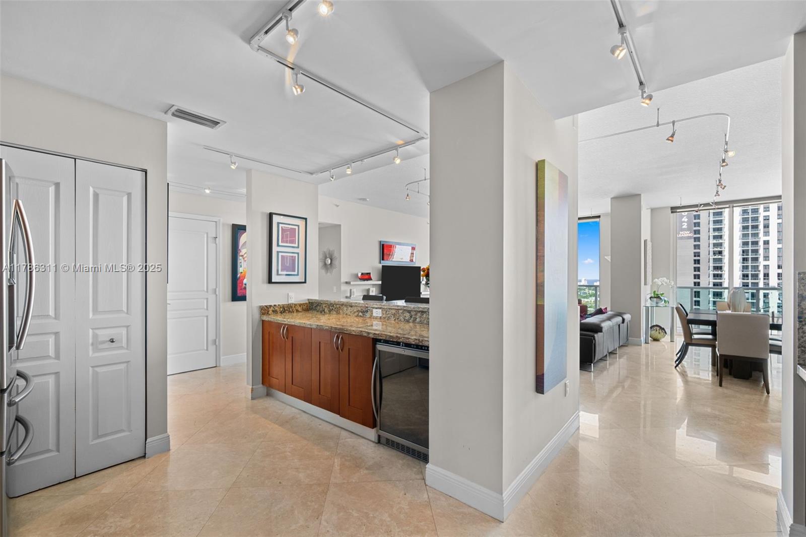 350 LAS OLAS PLACE CONDO - Residential