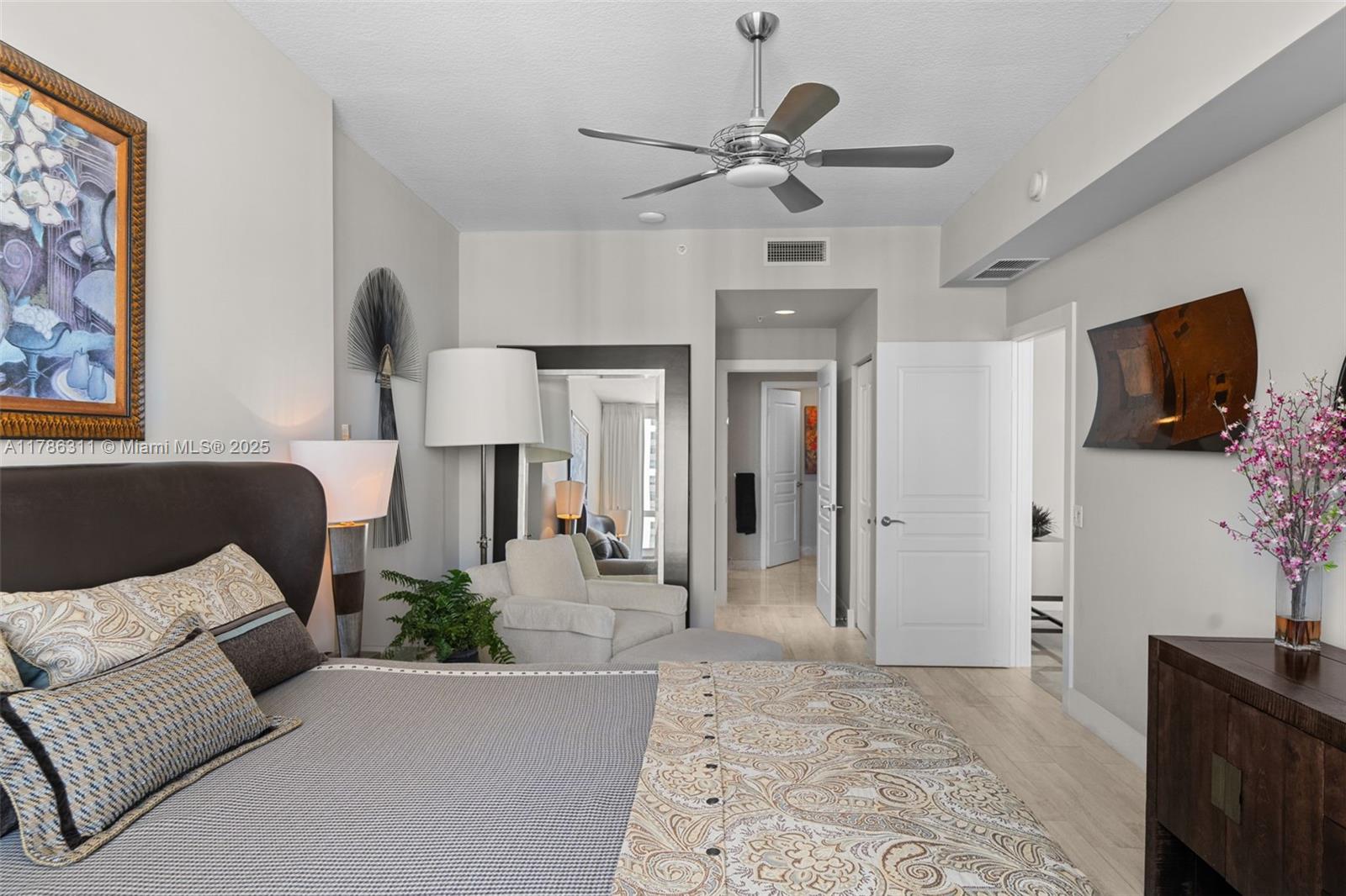 350 LAS OLAS PLACE CONDO - Residential