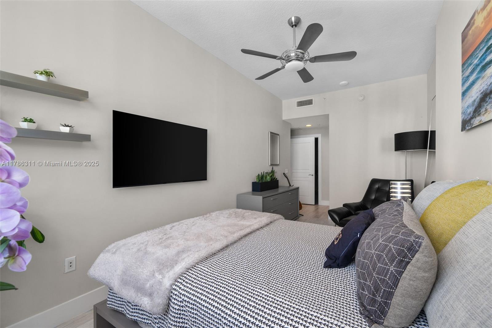 350 LAS OLAS PLACE CONDO - Residential