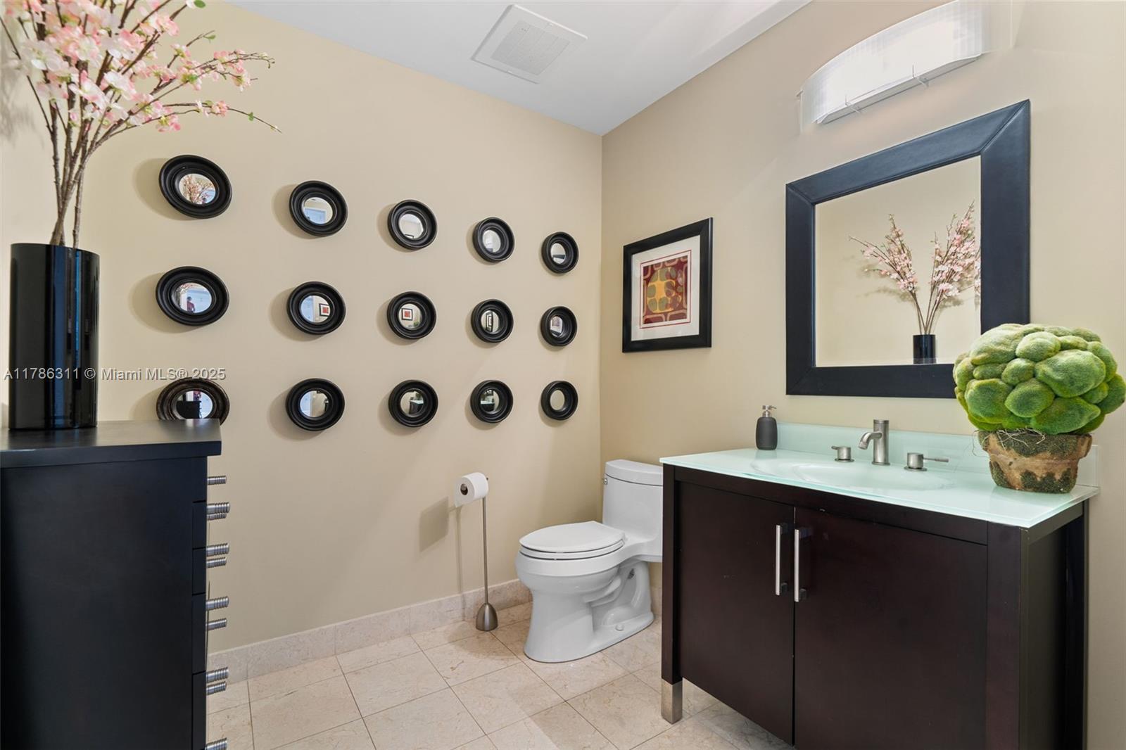 350 LAS OLAS PLACE CONDO - Residential