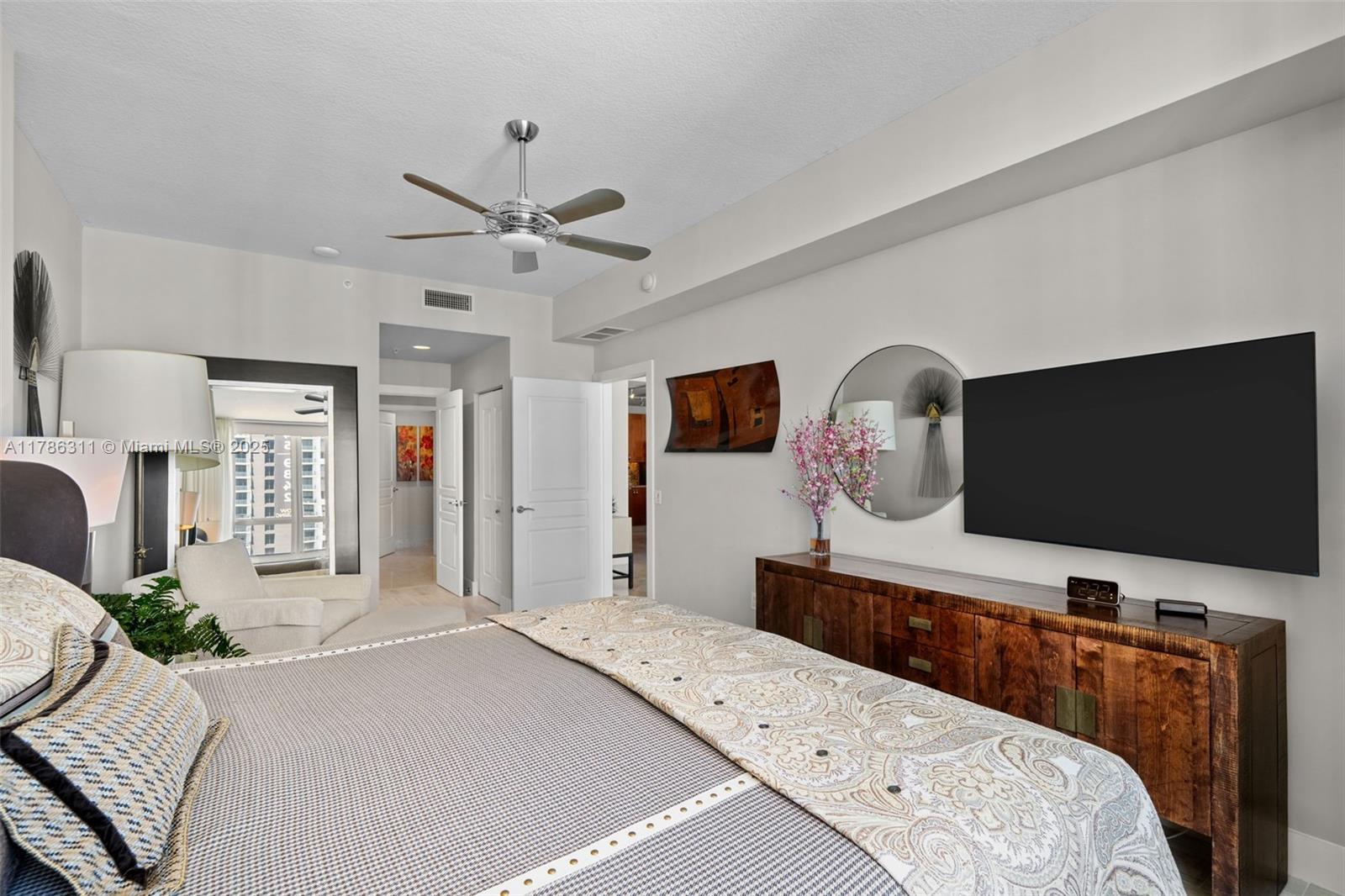 350 LAS OLAS PLACE CONDO - Residential