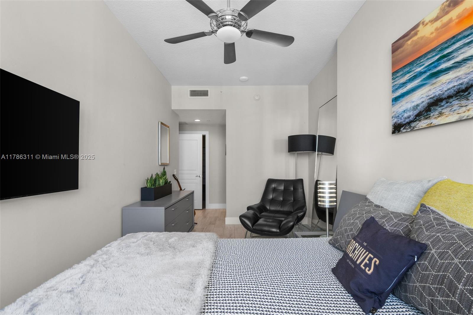 350 LAS OLAS PLACE CONDO - Residential