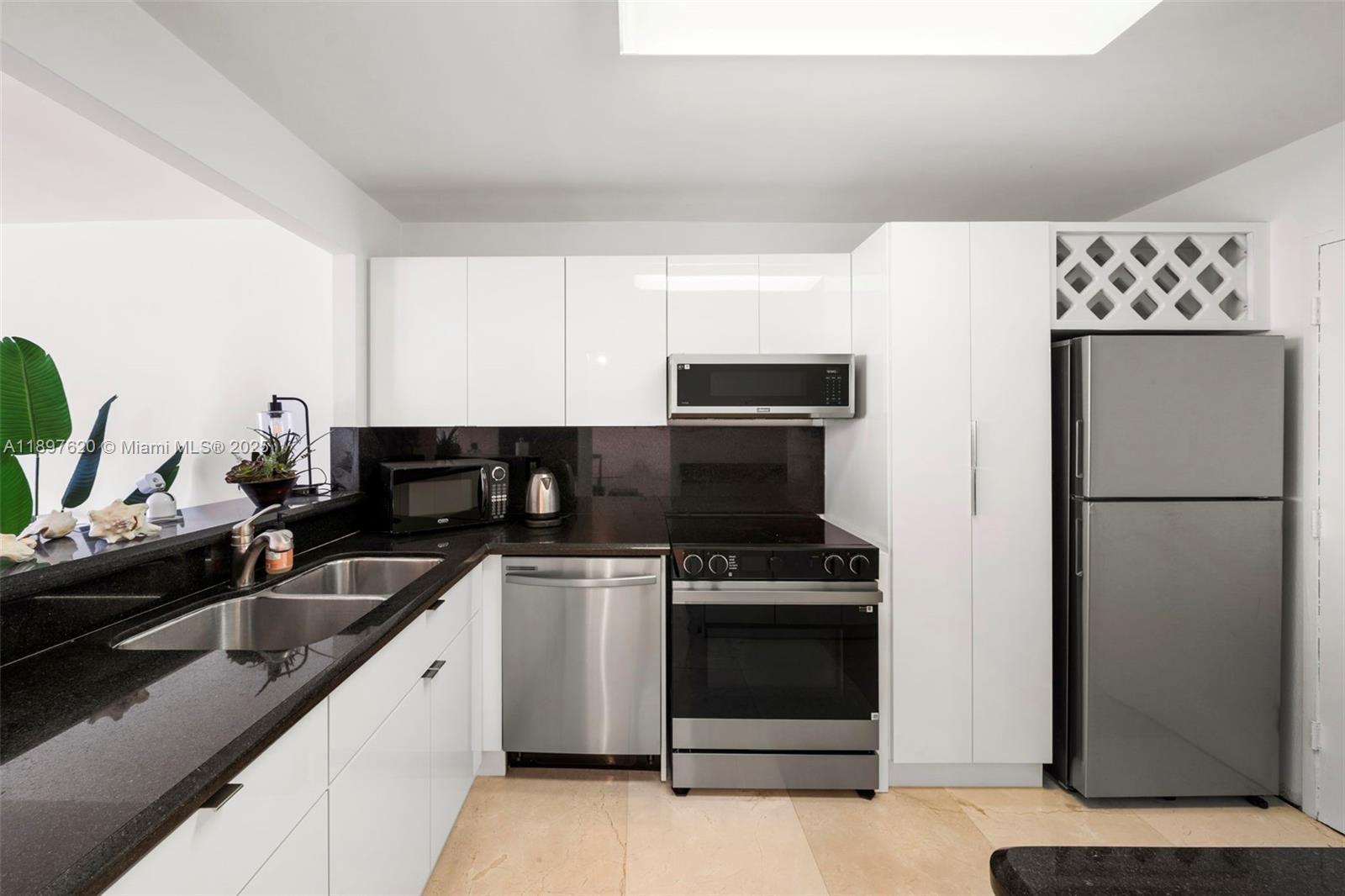 OCEANSIDE PLAZA CONDO - Residential