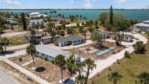 784 S McCall Rd Englewood FL 34223