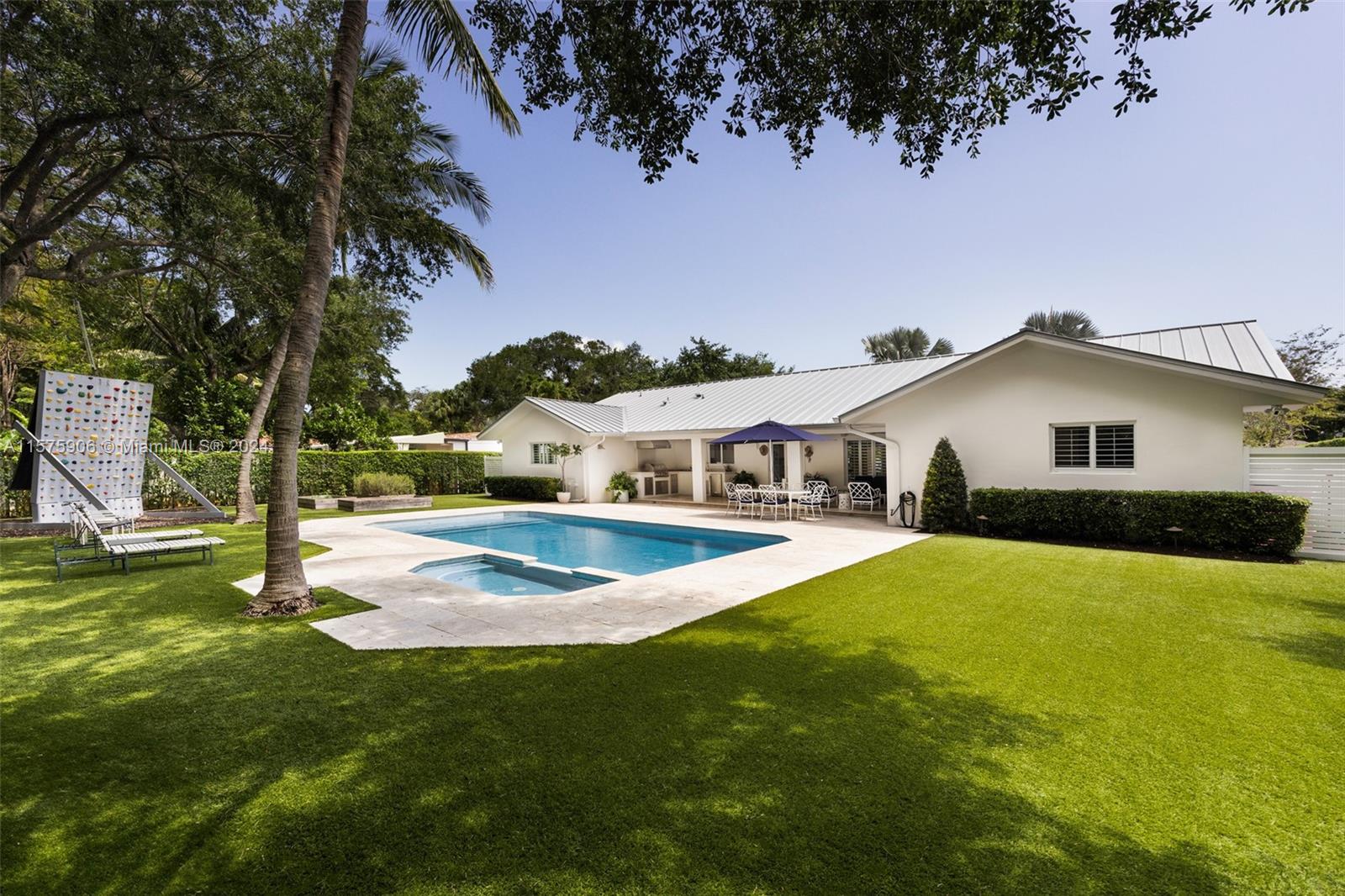 VILLAS DE LA FUENTE - Residential