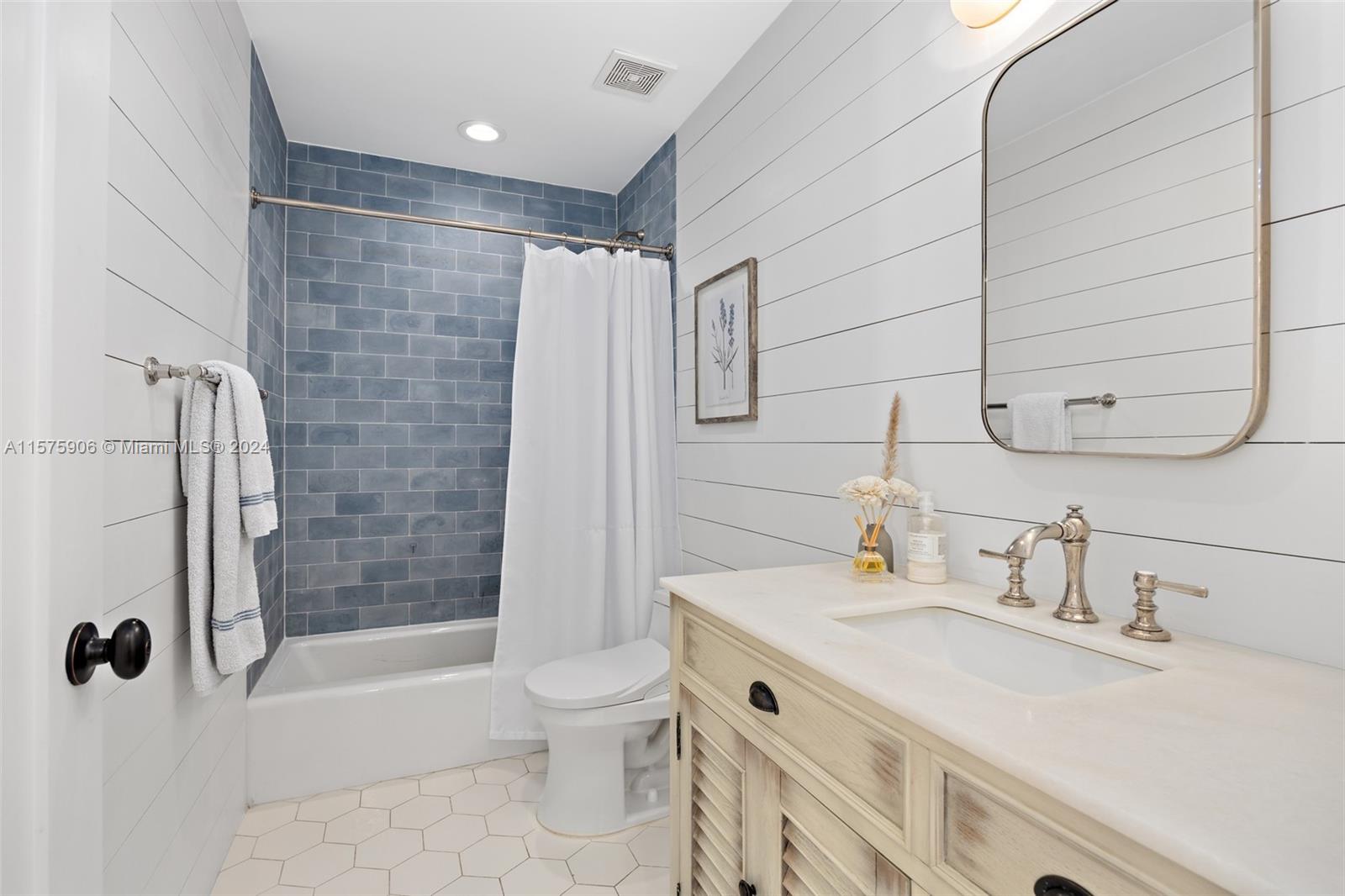 VILLAS DE LA FUENTE - Residential