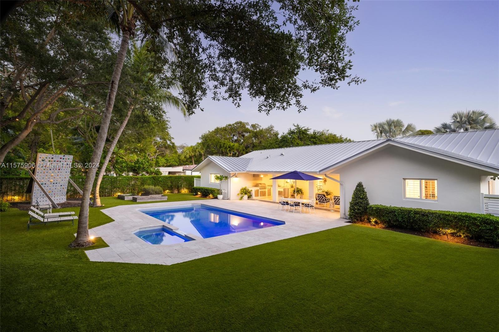 VILLAS DE LA FUENTE - Residential