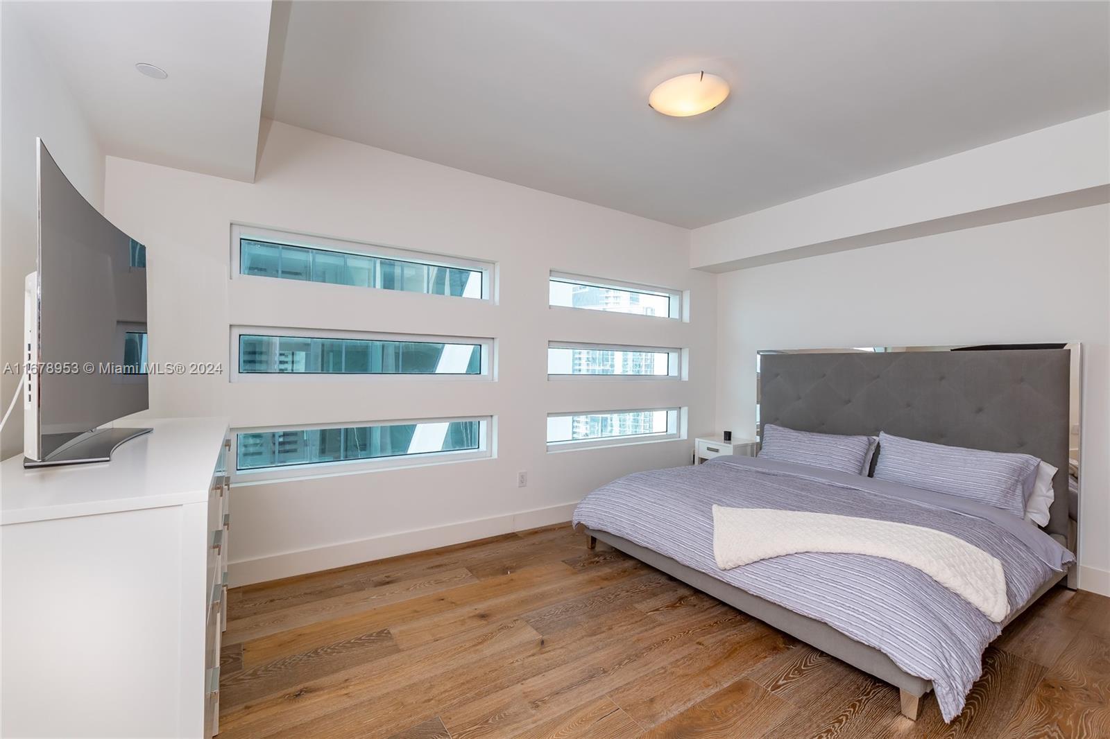 TEN MUSEUM PK RESIDENTIAL - Residential