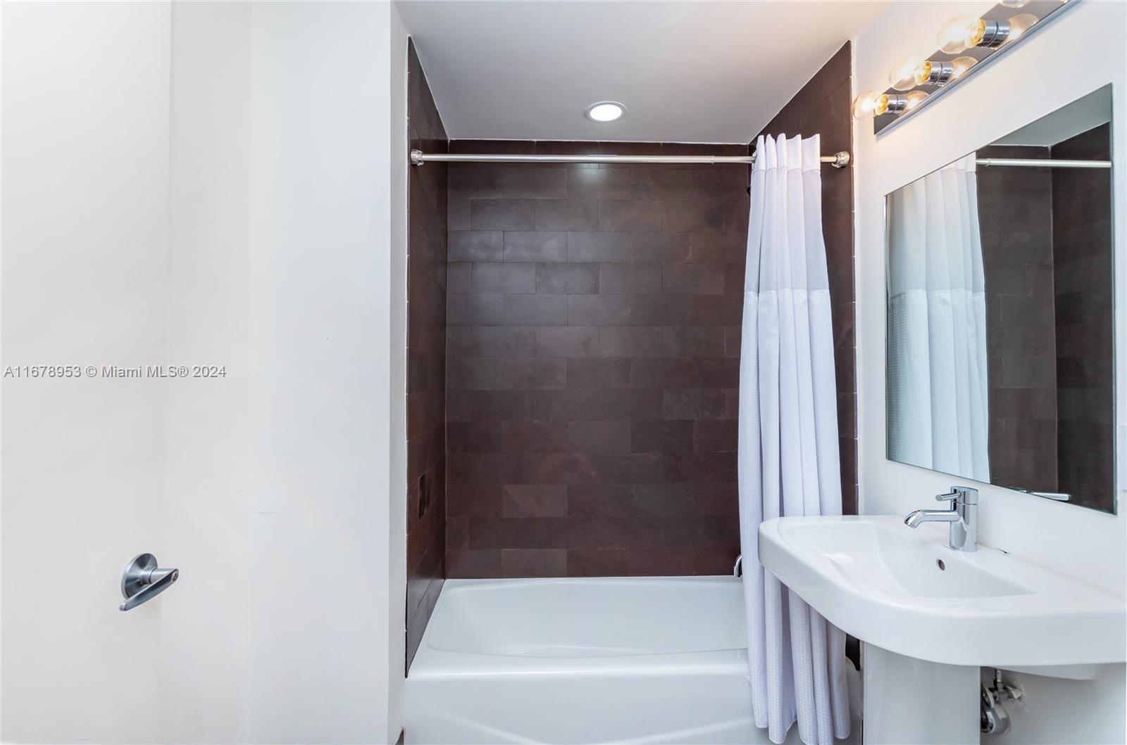 TEN MUSEUM PK RESIDENTIAL - Residential