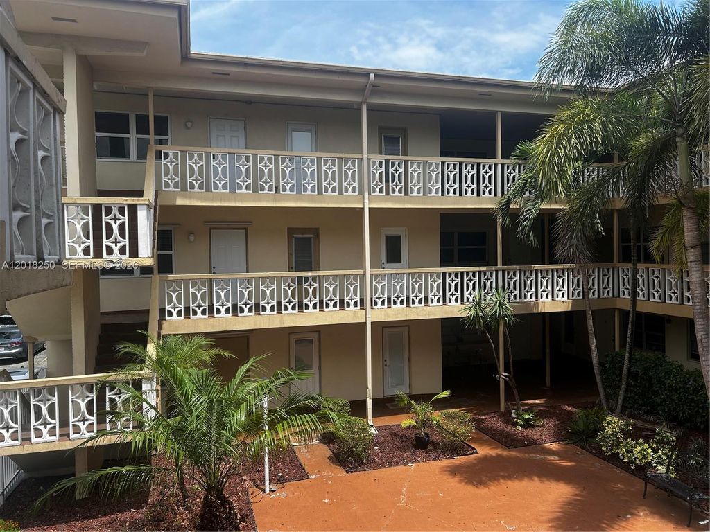 Photo of 1958 Monroe St #209, Hollywood, FL 33020 (MLS # A12018250)